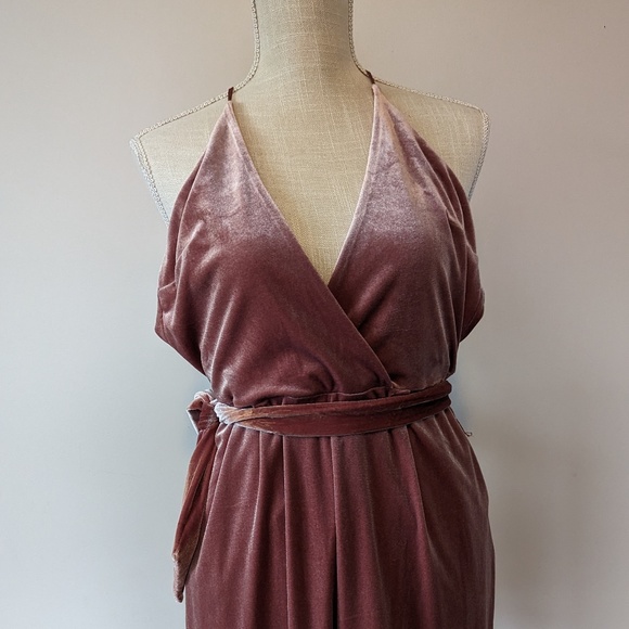 Elegant Mauve/Rose Velvet Jumpsuit with Halter Neckline - Picture 2 of 5